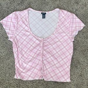 Button down lettuce trim top